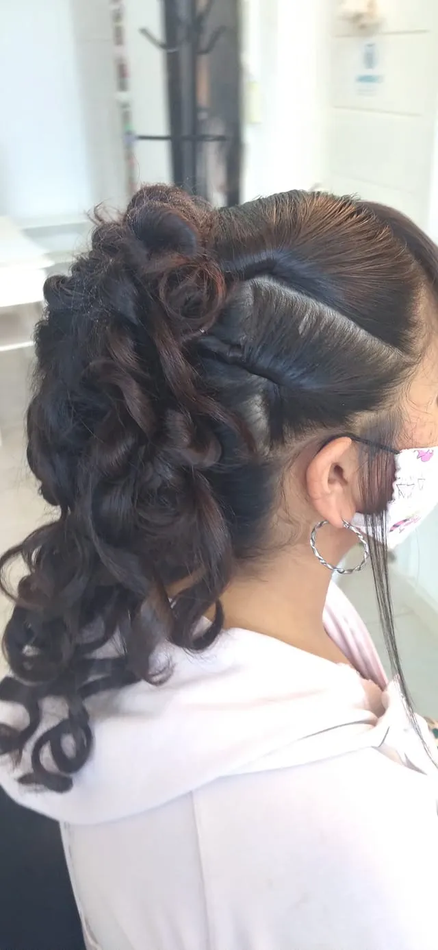 Las Chicas - Trabajo de peinado 23